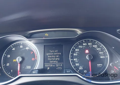 2013 Audi A4 2.0T Premium z USA, uszkodzony, nr VIN WAUAFAFL7DN027521